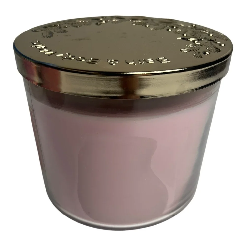 Bath & Body Works Mrs Claus Cocktail Christmas 3 Wick Scented Candle  14.5 oz